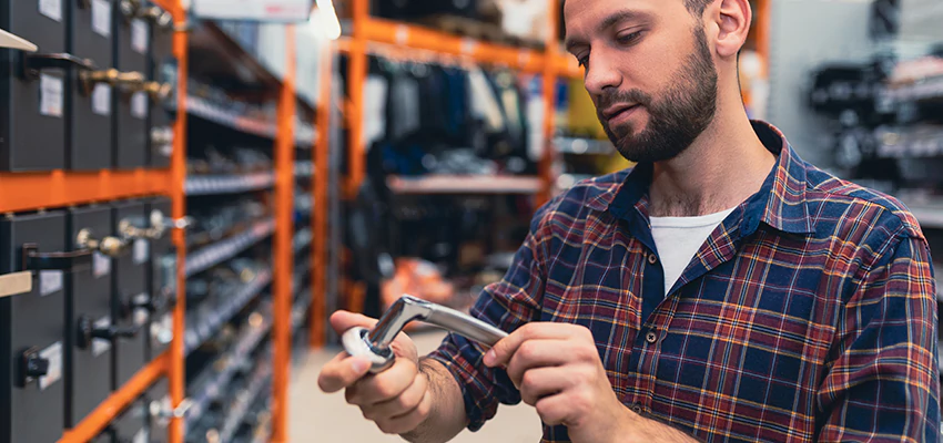 Locksmith For Retail Stores Lockout Services in Vineyard, California